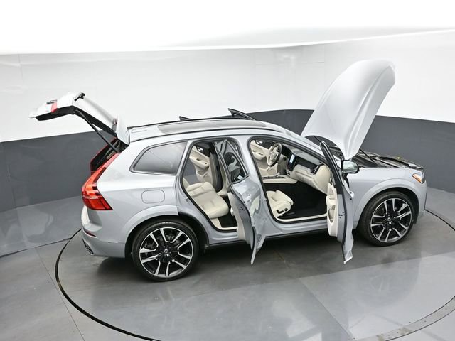 Used 2024 Volvo XC60 B5 Ultimate w/ Protection Package Premier image 45