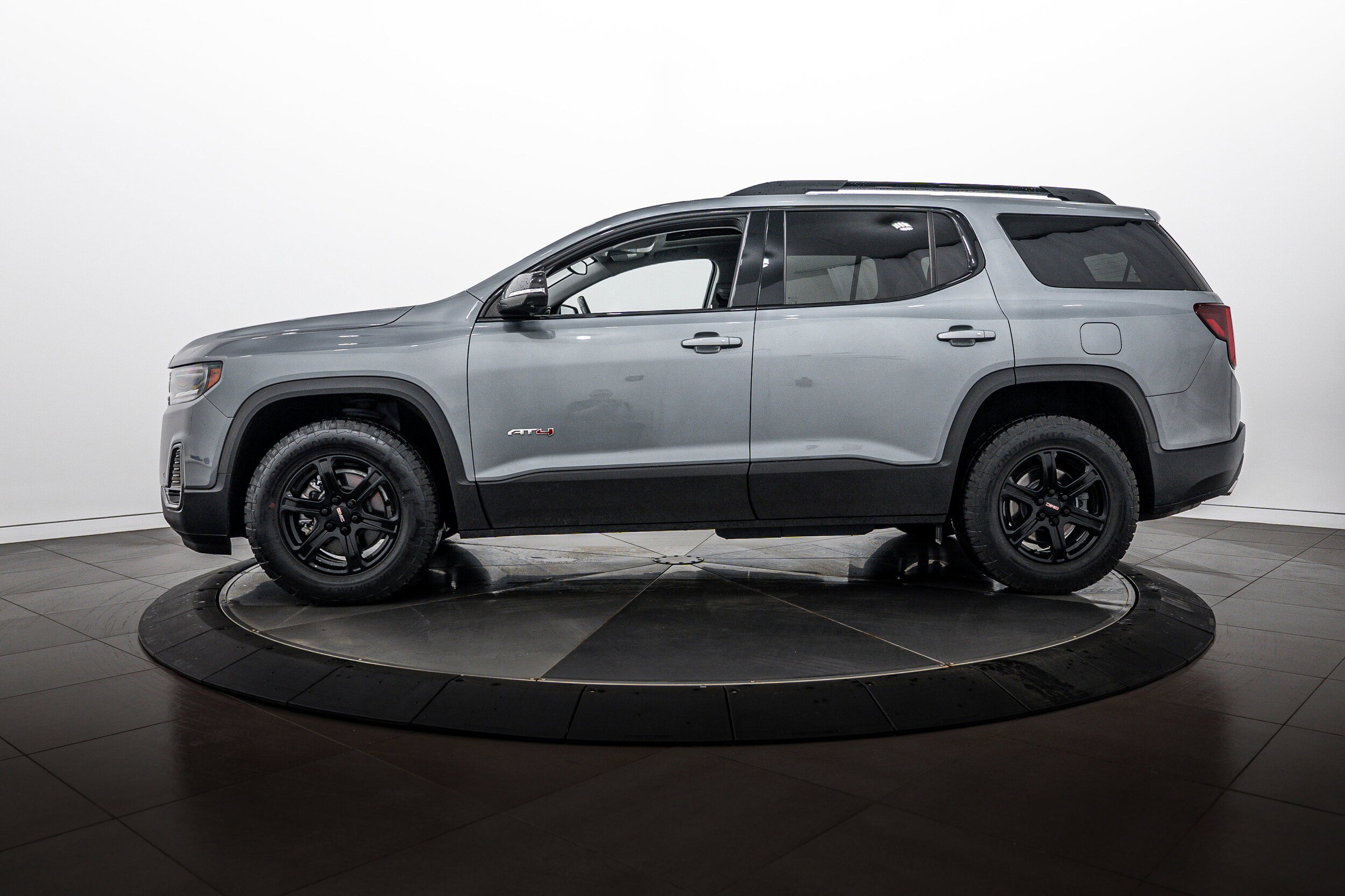 Used 2021 GMC Acadia AT4 w/ Technology Package AWD/4WD image 6