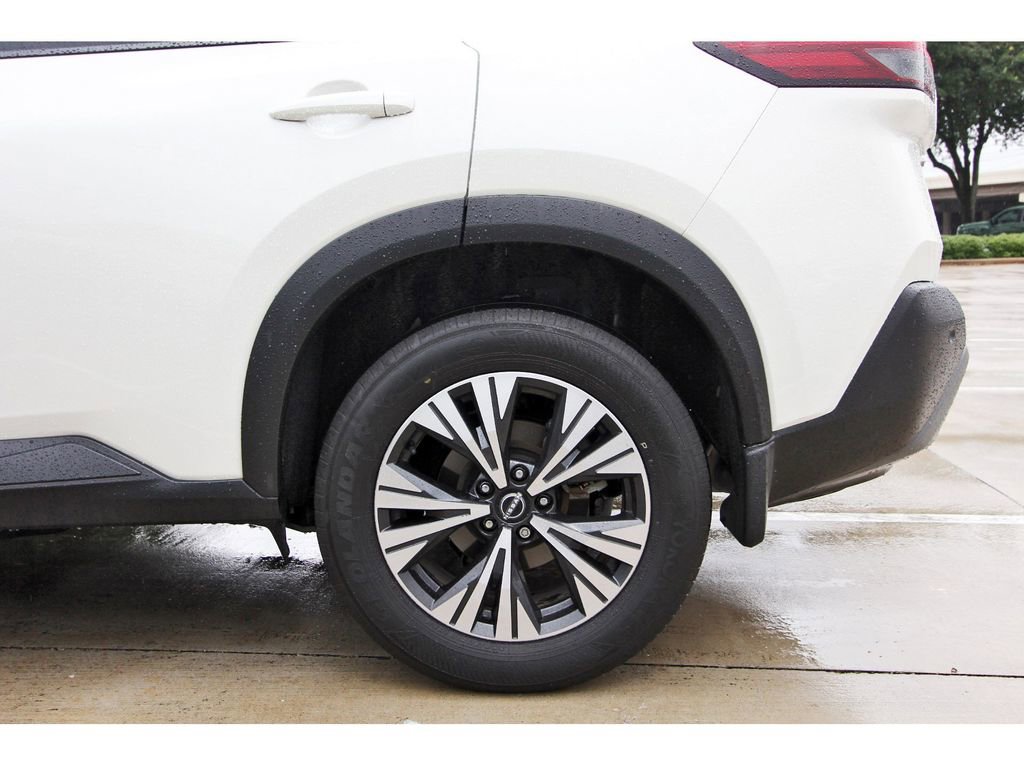 Used 2023 Nissan Rogue SV FWD image 11