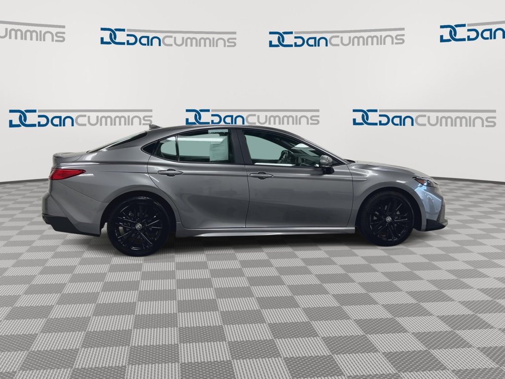 Used 2025 Toyota Camry SE FWD image 9