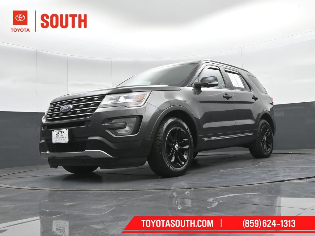 Used 2017 Ford Explorer XLT w/ Equipment Group 202A FWD image 44