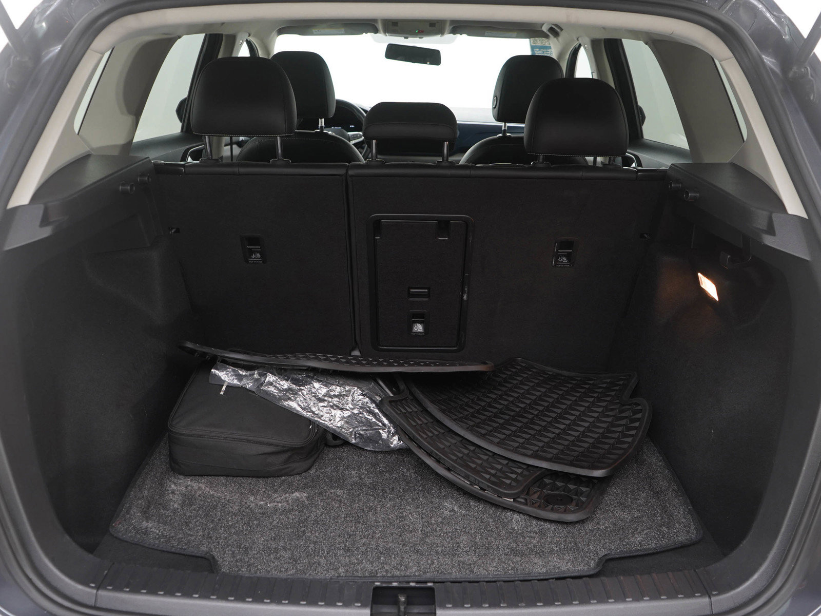 Used 2022 Volkswagen Taos SE image 9