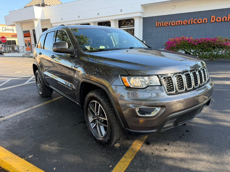 Used 2020 Jeep Grand Cherokee Laredo w/ Security & Convenience Group AWD/4WD image 2