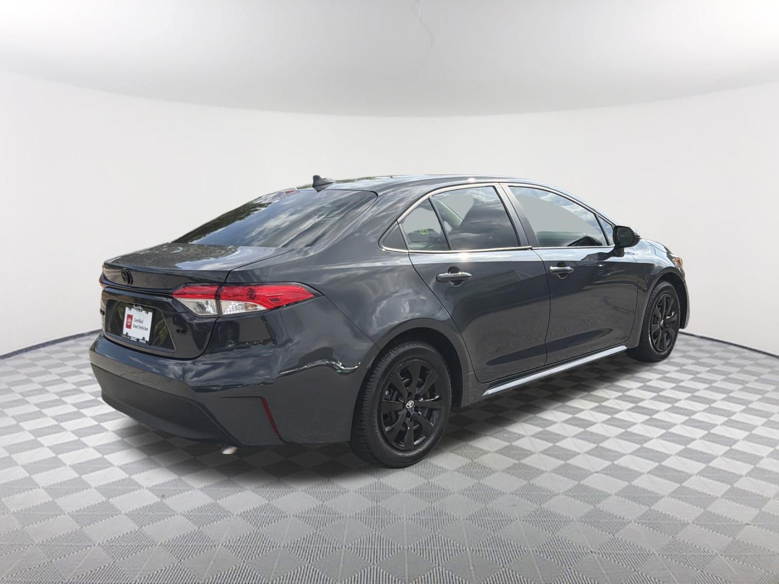 Used 2024 Toyota Corolla LE FWD image 17