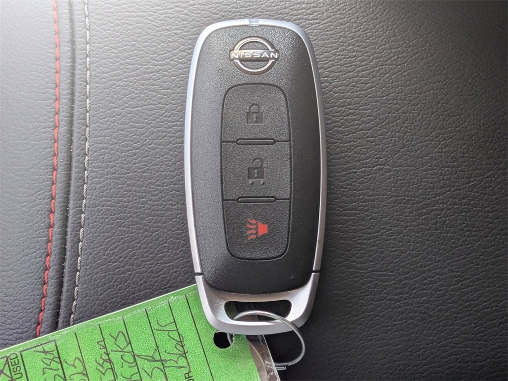 Used 2025 Nissan Kicks SR image 33