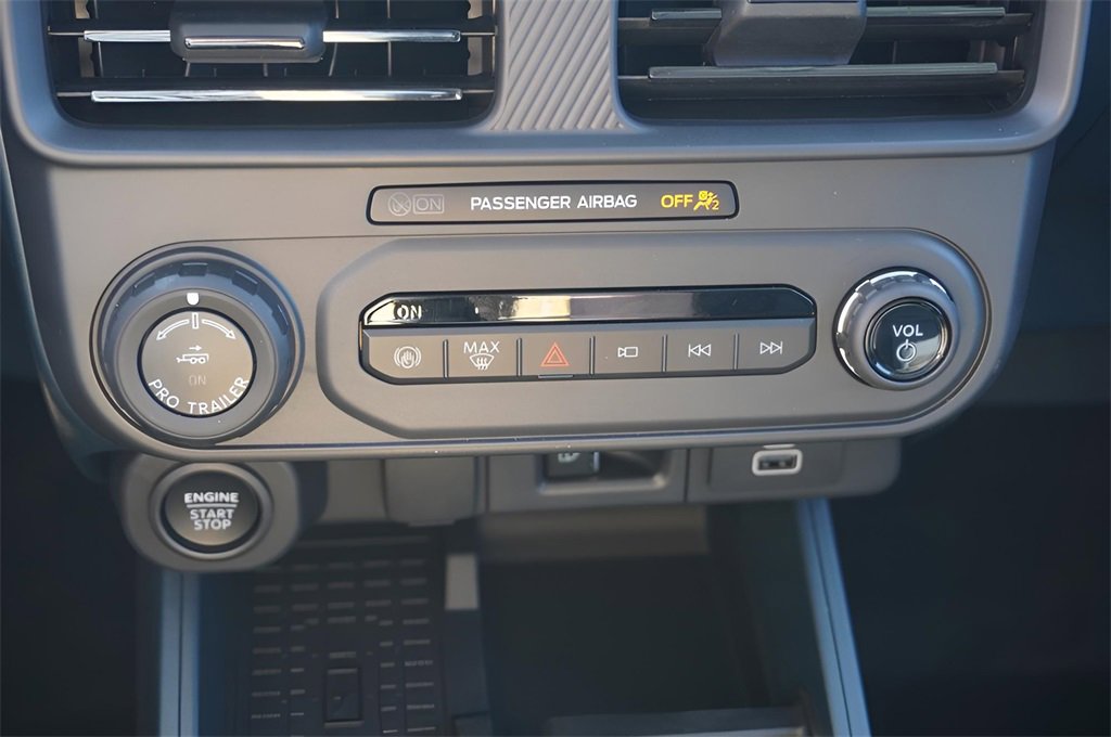 New 2025 Ford Maverick Lariat image 19