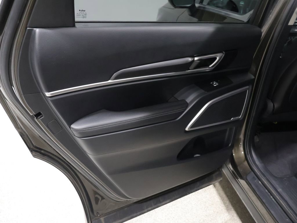 Used 2025 Kia Telluride S AWD/4WD image 19
