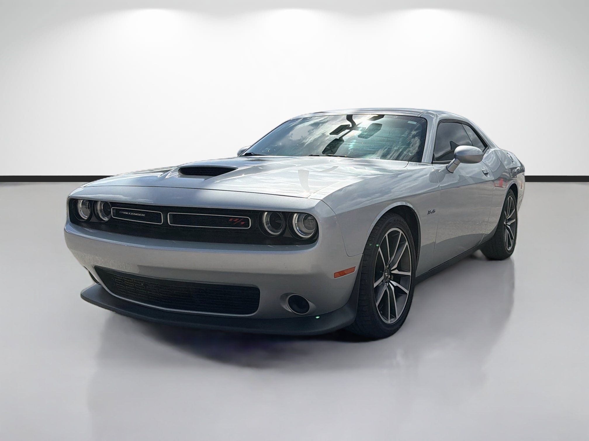 Used 2023 Dodge Challenger R/T RWD image 7