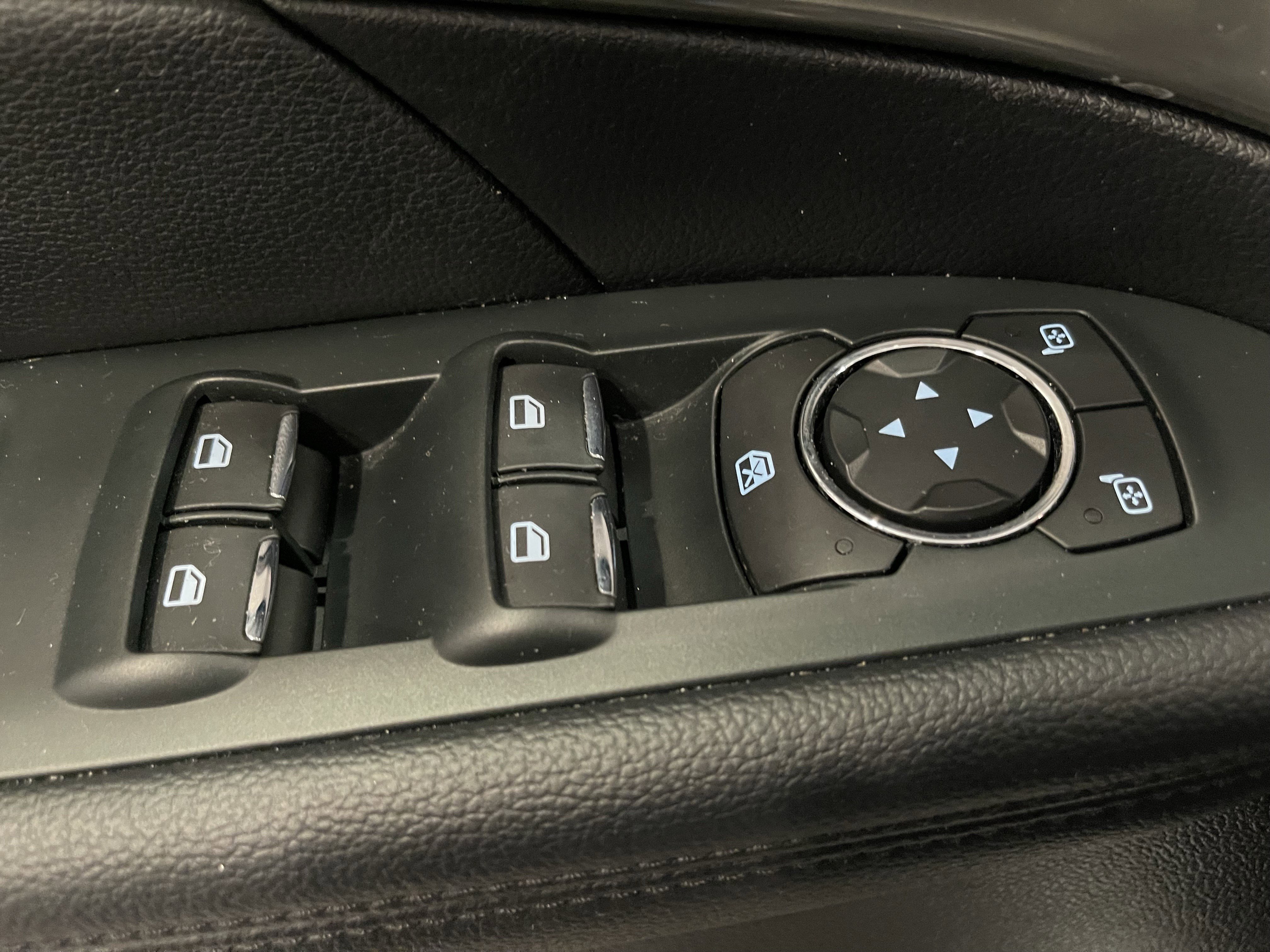 Used 2018 Ford Explorer XLT w/ Equipment Group 201A image 11