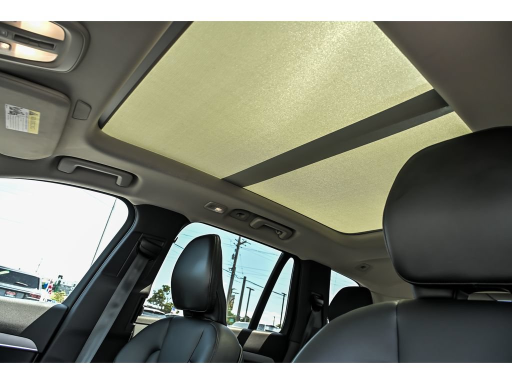 Used 2023 Volvo XC90 B5 Core w/ Climate Package AWD/4WD image 17