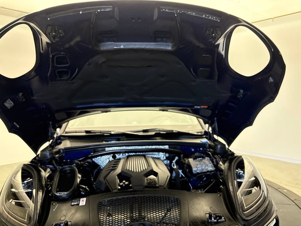 Certified 2026 Porsche Macan AWD/4WD image 13