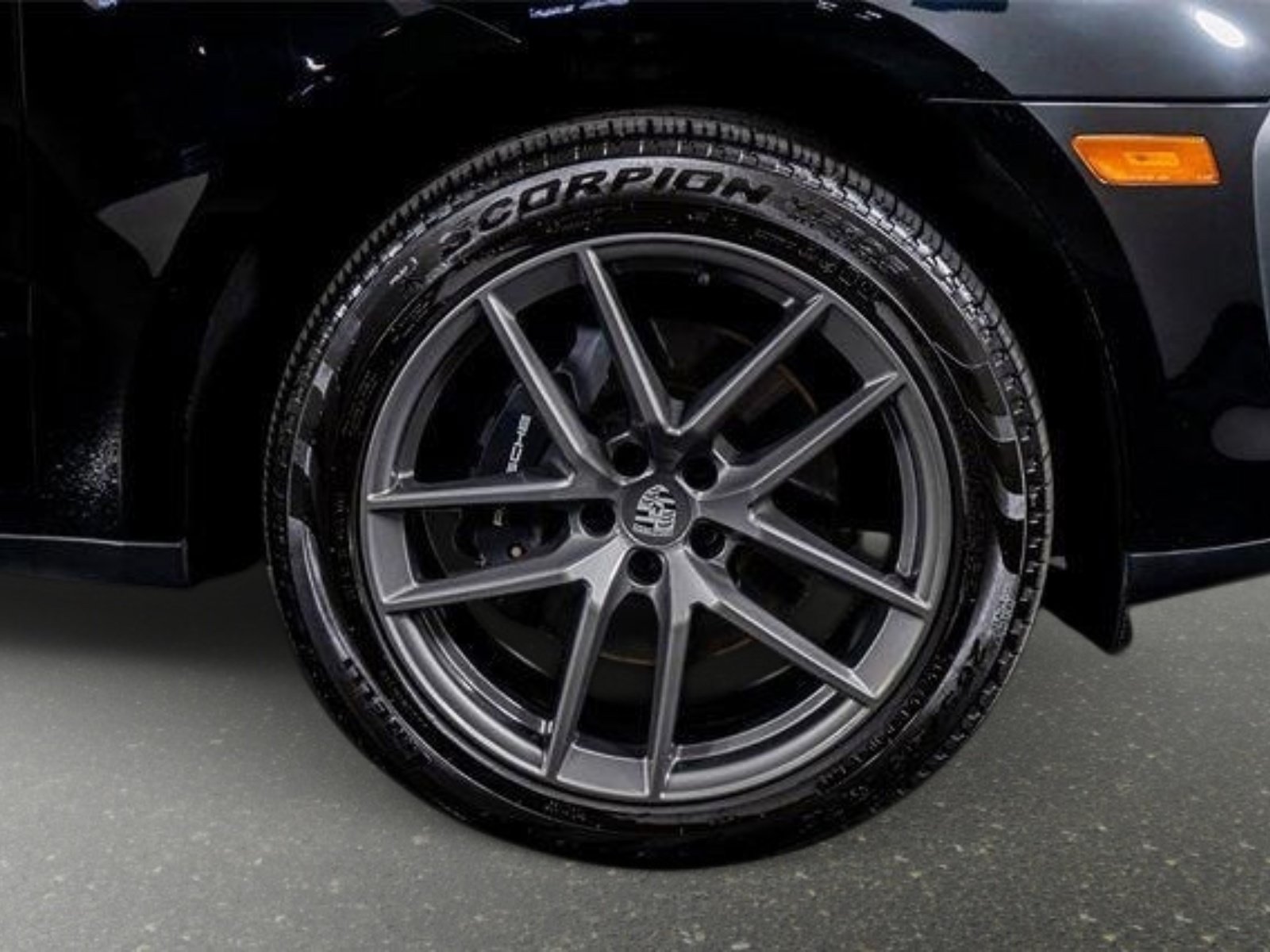 Used 2025 Porsche Macan Turbo AWD/4WD image 7