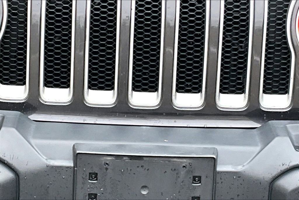 Used 2019 Jeep Wrangler Unlimited Sahara image 12