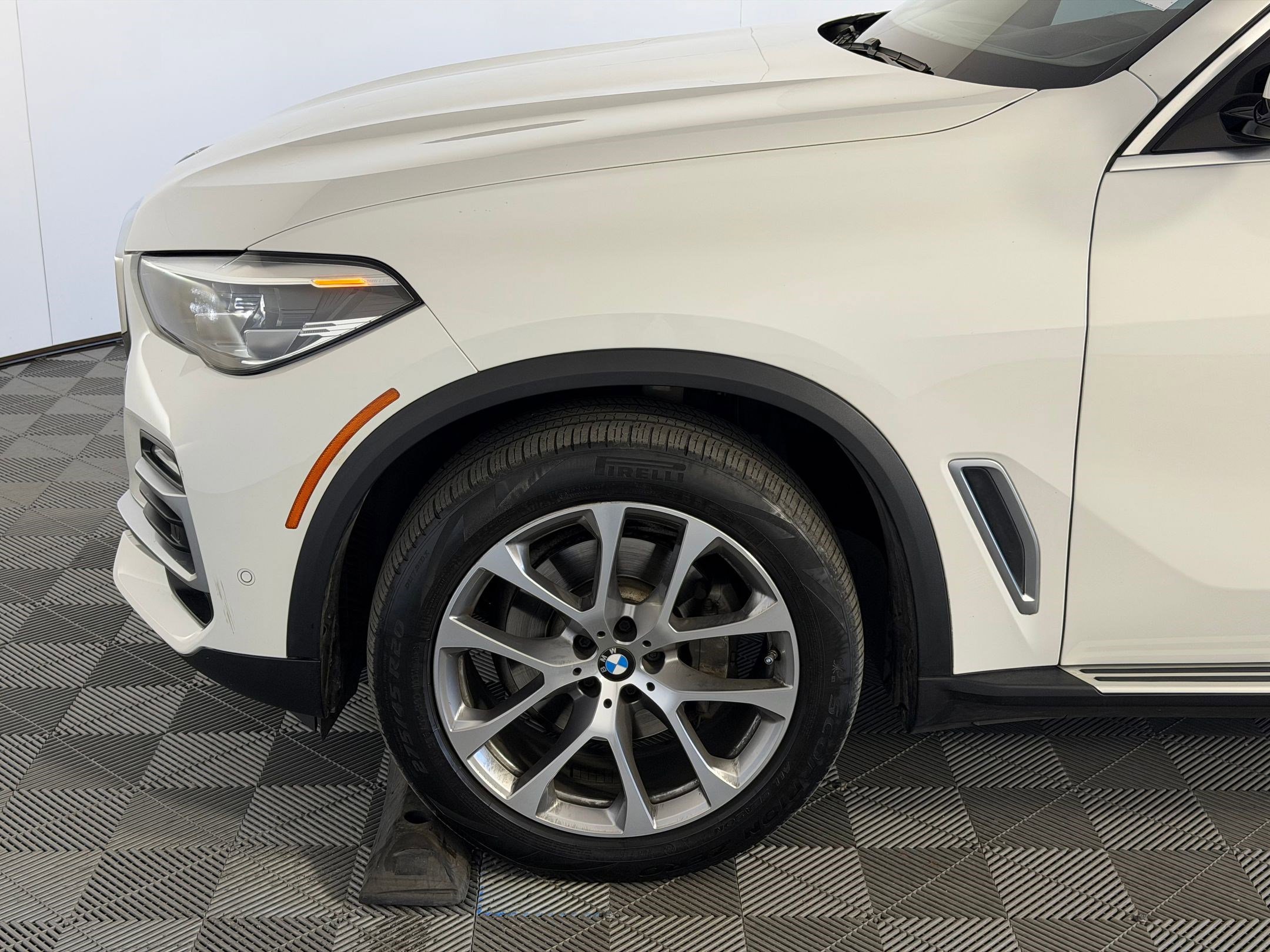 Used 2019 BMW X5 xDrive40i w/ Premium Package 2 image 9