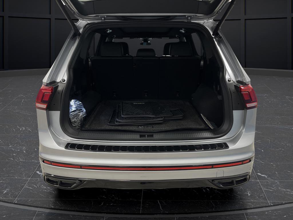 Used 2024 Volkswagen Tiguan SE R-Line image 14