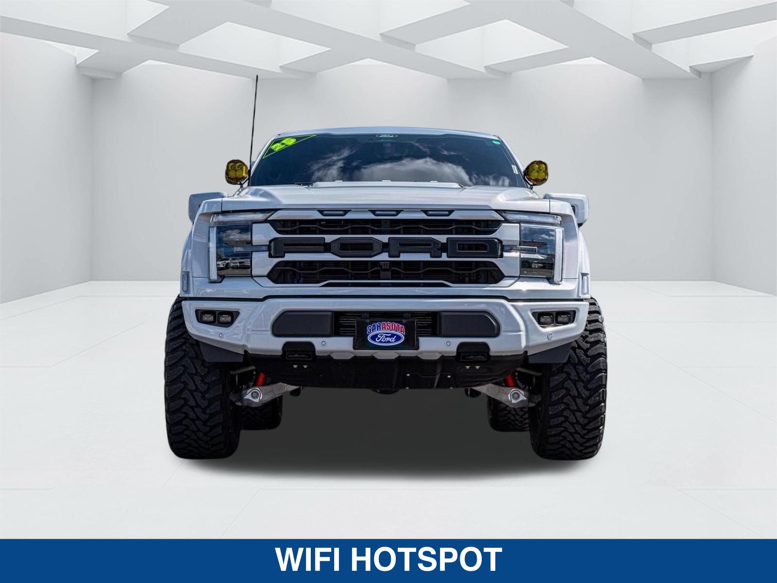 Used 2025 Ford F150 Raptor AWD/4WD image 9