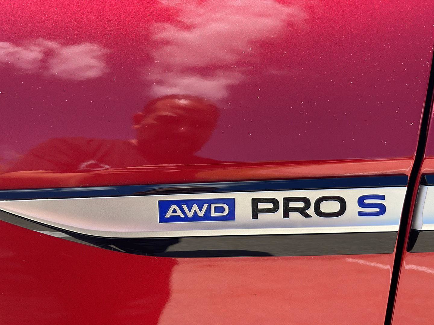 Used 2025 Volkswagen ID.4 Pro S Plus AWD/4WD image 12
