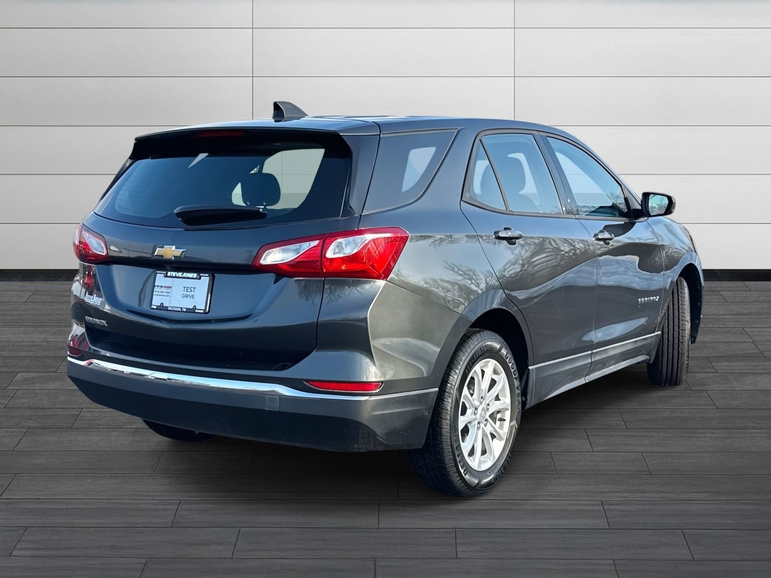 Used 2018 Chevrolet Equinox LS image 4