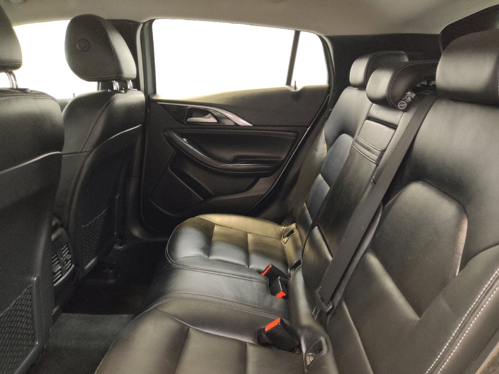 Used 2018 INFINITI QX30 AWD image 18