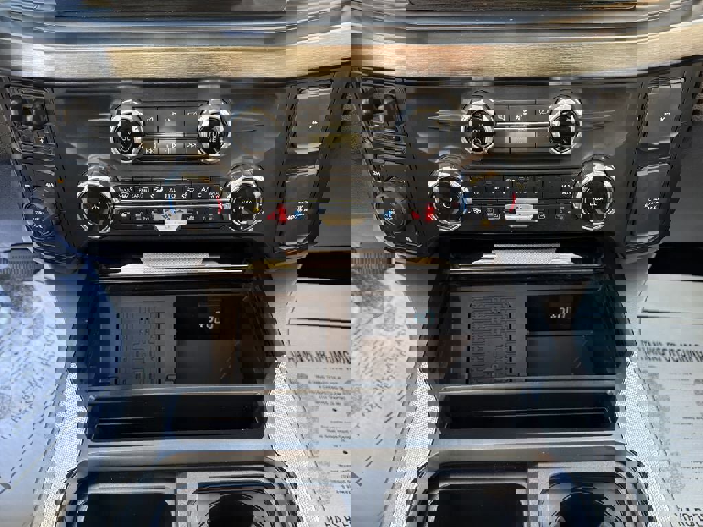 Used 2024 Ford F250 Lariat image 21