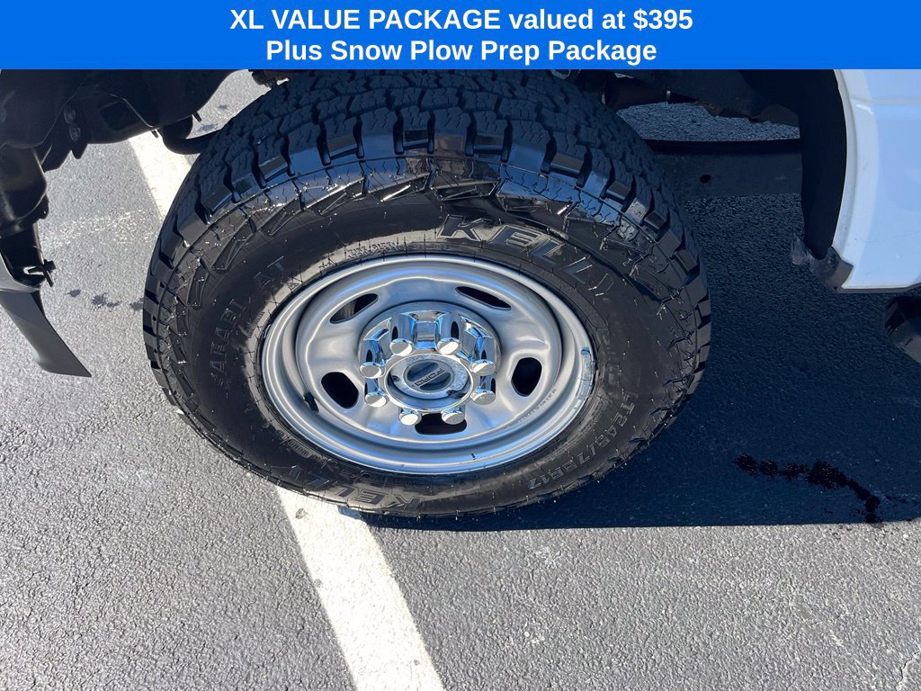 Used 2022 Ford F250 XL w/ Power Equipment Group AWD/4WD image 6