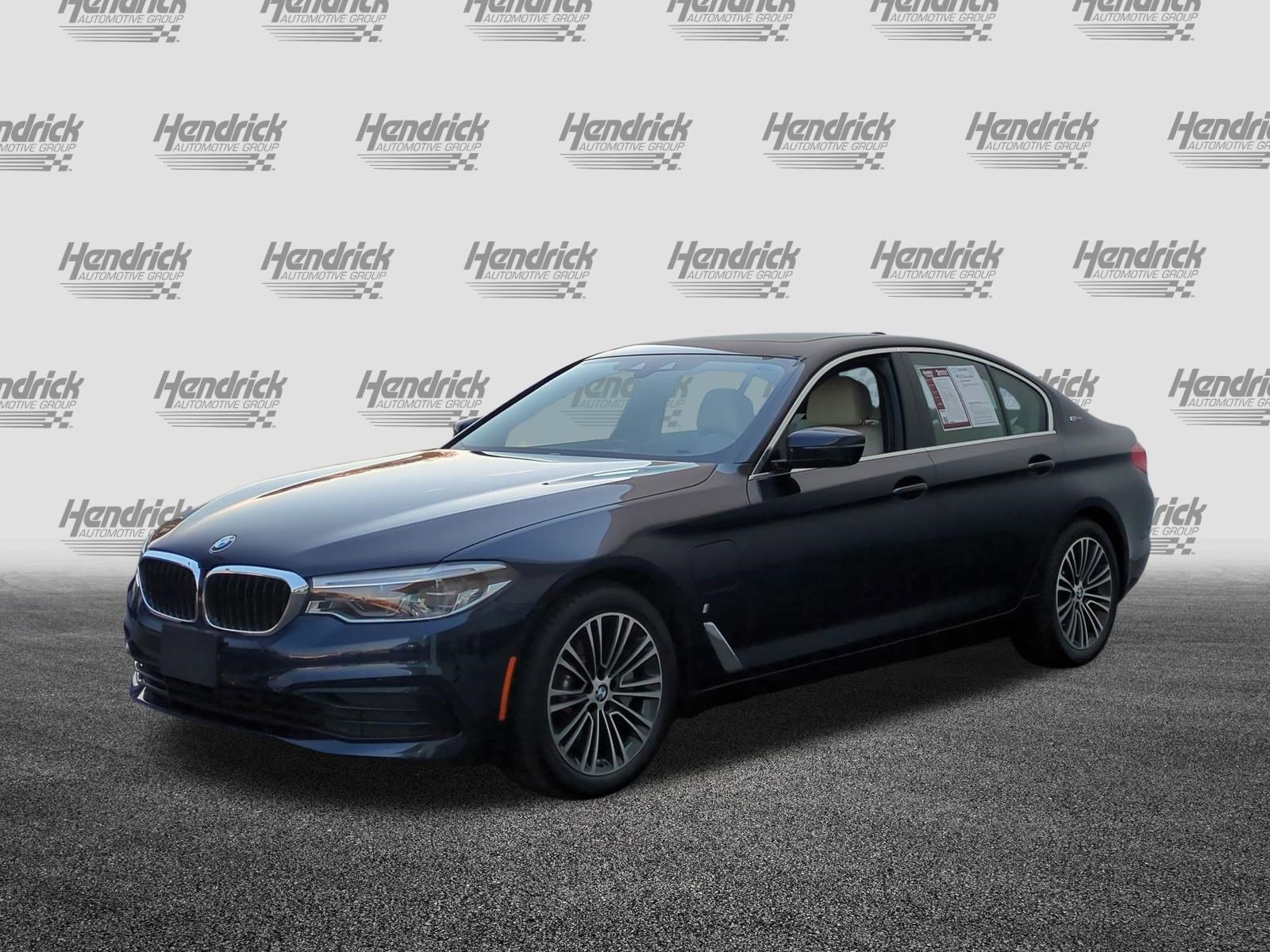 Used 2019 BMW 530e w/ Convenience Package image 5