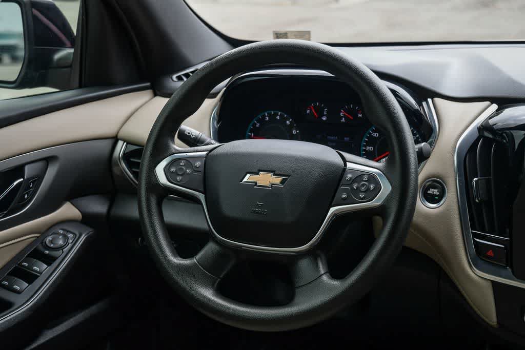 Used 2022 Chevrolet Traverse LS FWD image 12