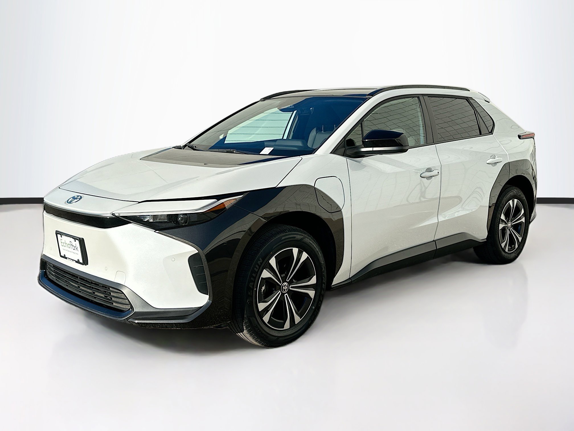 Used 2024 Toyota bZ4X XLE w/ Weather Package image 3