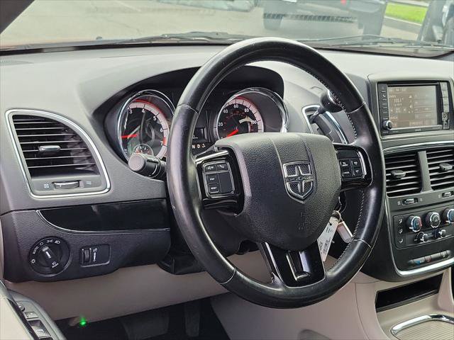 Certified 2020 Dodge Grand Caravan SXT FWD image 8