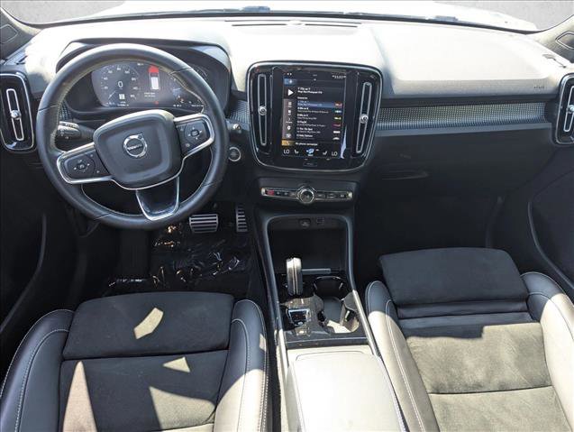 Used 2021 Volvo XC40 T5 R-Design image 19