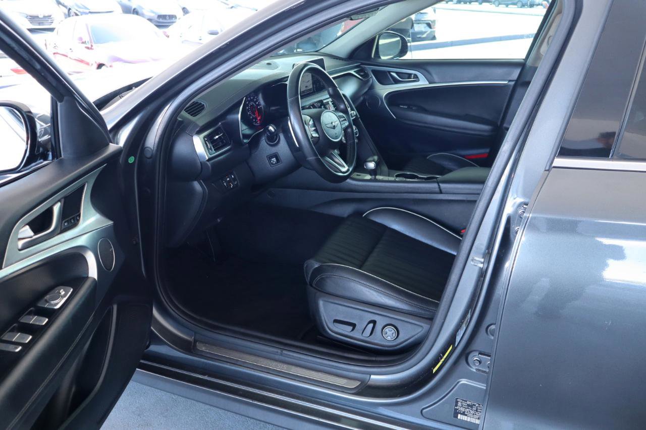 Used 2021 Genesis G70 2.0T w/ Elite Package RWD image 14