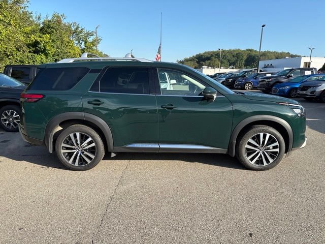 Certified 2025 Nissan Pathfinder Platinum AWD/4WD image 6