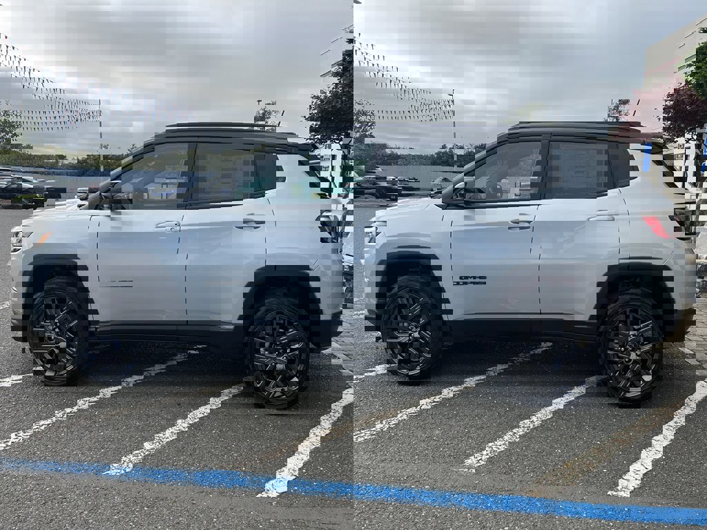 New 2026 Jeep Compass Limited image 9