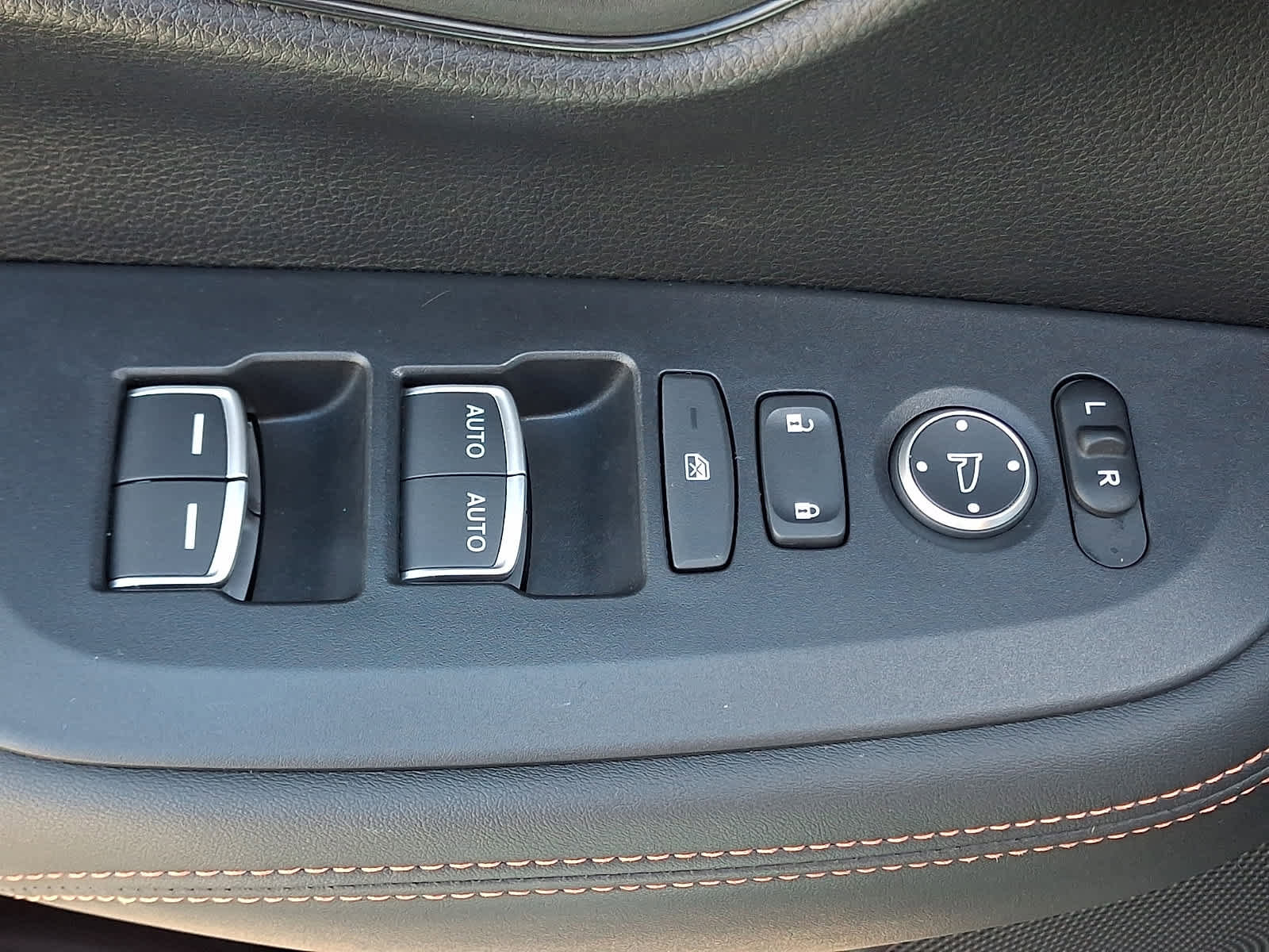Certified 2025 Honda HR-V Sport image 26