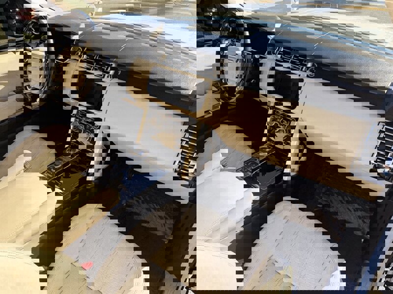 Used 2016 Land Rover Range Rover HSE image 7