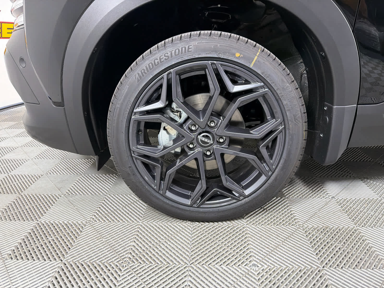 New 2026 Nissan Kicks SR FWD image 9