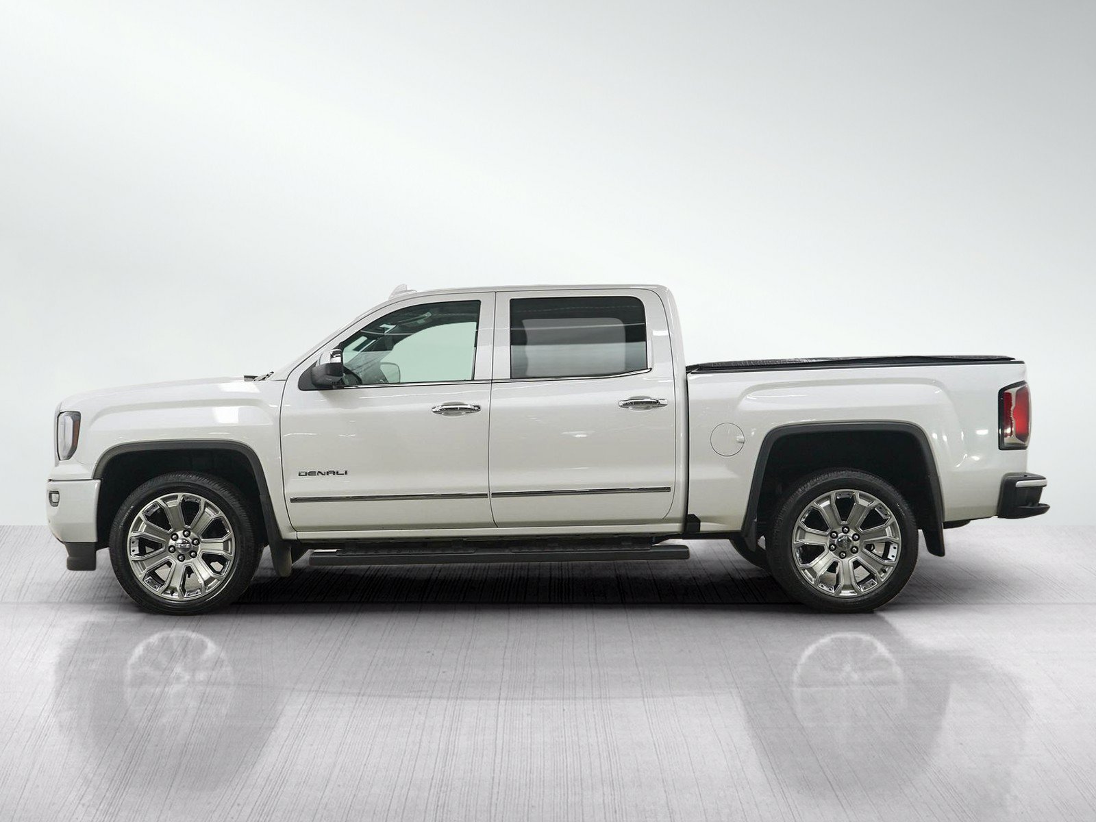 Used 2018 GMC Sierra 1500 Denali w/ Denali Ultimate Package AWD/4WD image 2