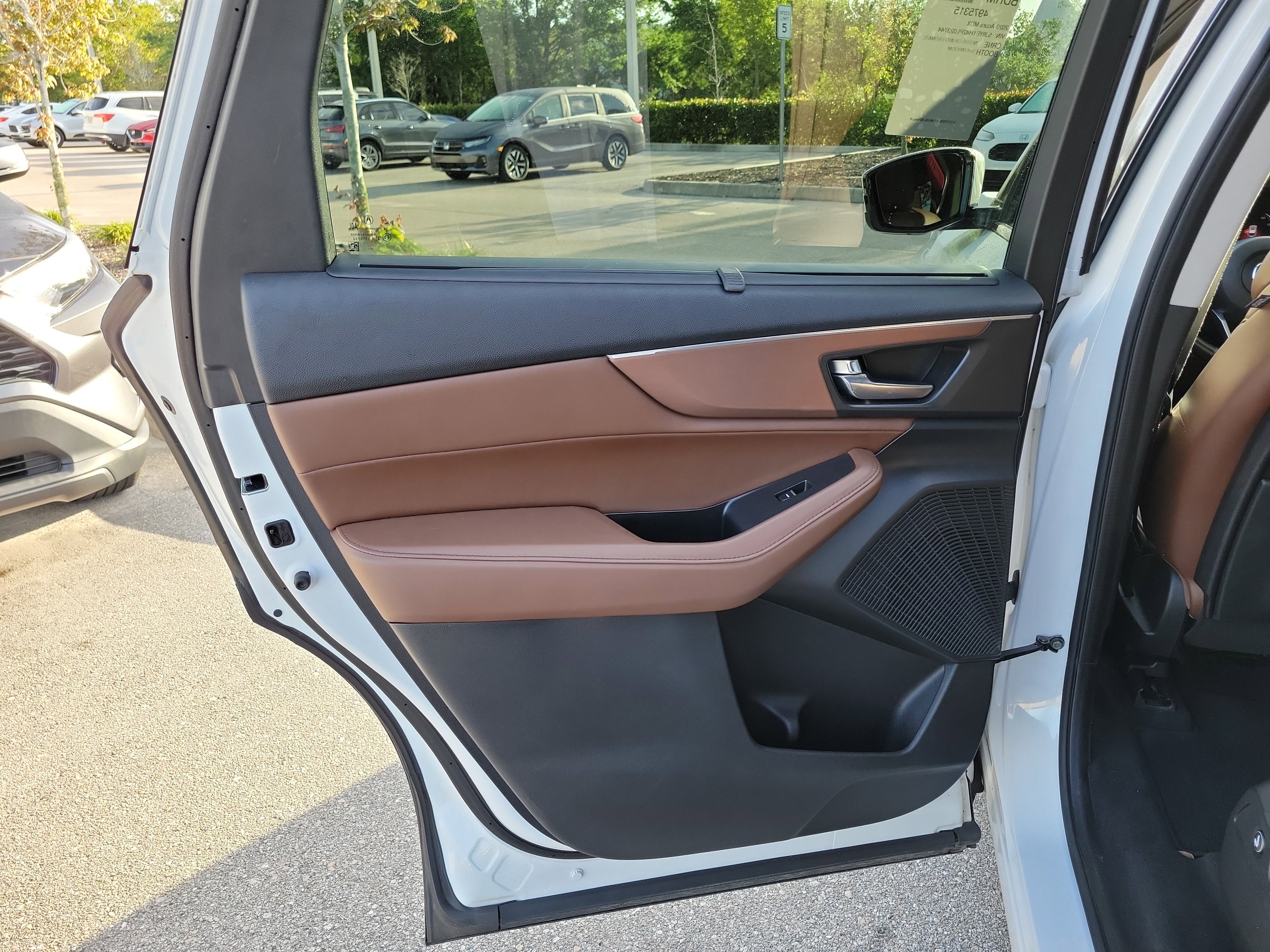 Used 2023 Acura MDX SH-AWD w/ Technology Package image 15