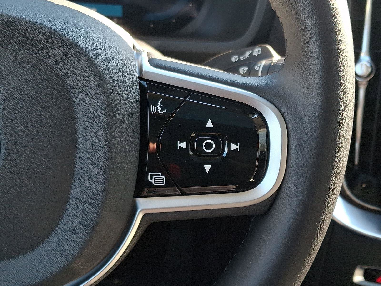 Certified 2025 Volvo XC90 T8 Ultra image 25