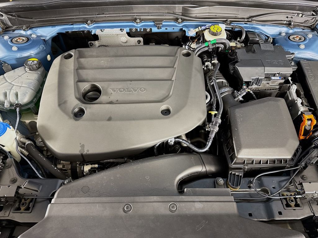 Used 2023 Volvo XC40 B5 Ultimate w/ Protection Package Premier image 32