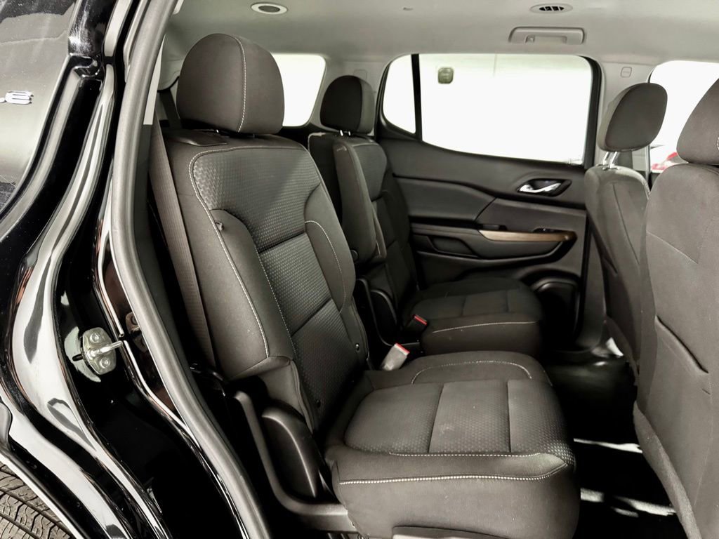 Used 2022 GMC Acadia SLE image 27