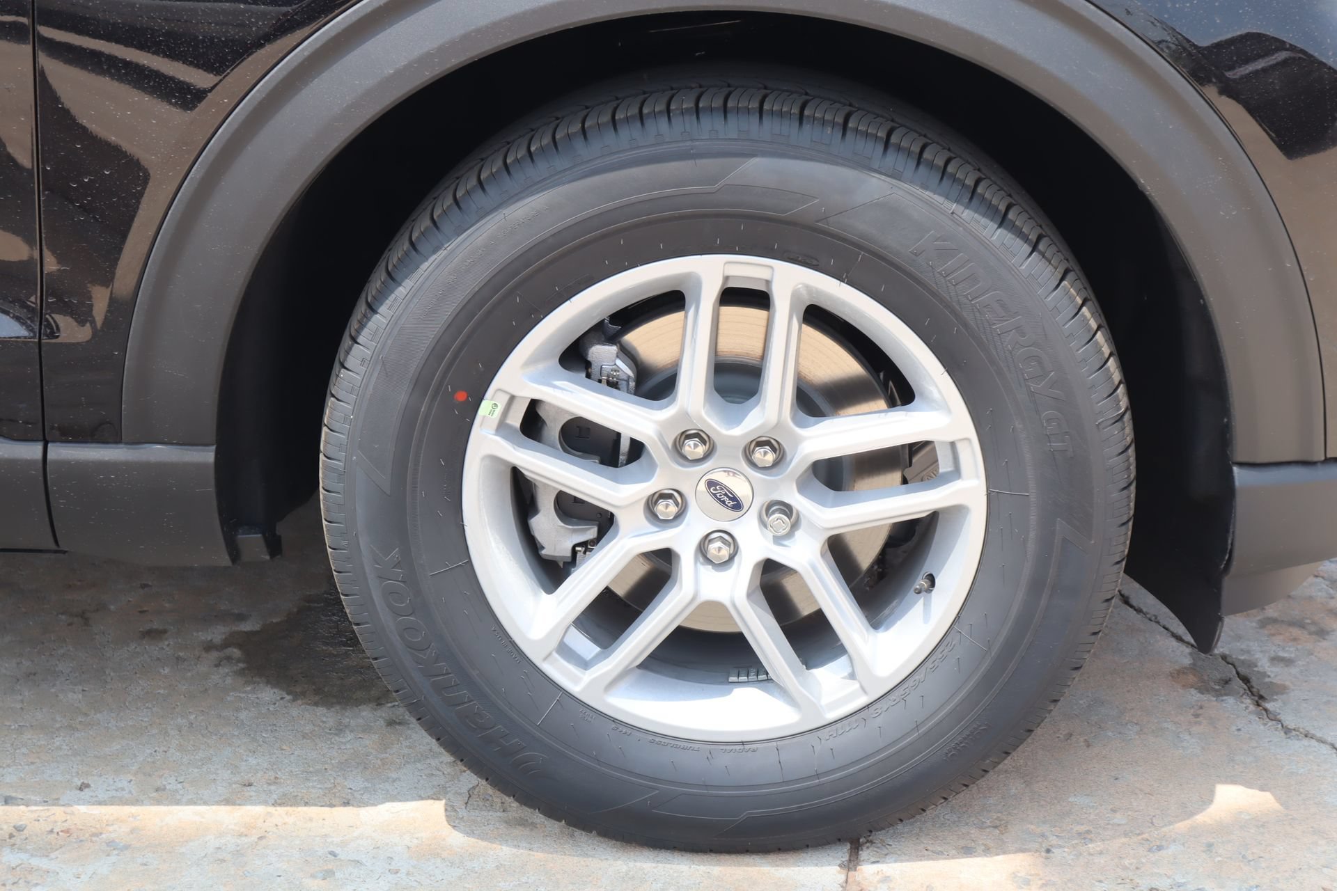 New 2026 Ford Explorer Active RWD image 17