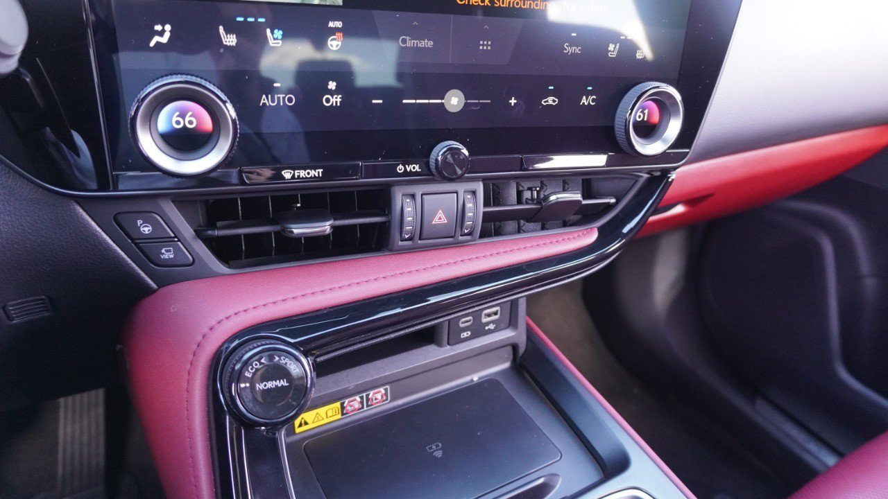Used 2025 Lexus NX 350h AWD w/ Cold Area Package image 20
