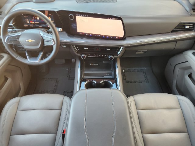 Used 2025 Chevrolet Suburban LT w/ Comfort Package AWD/4WD image 28