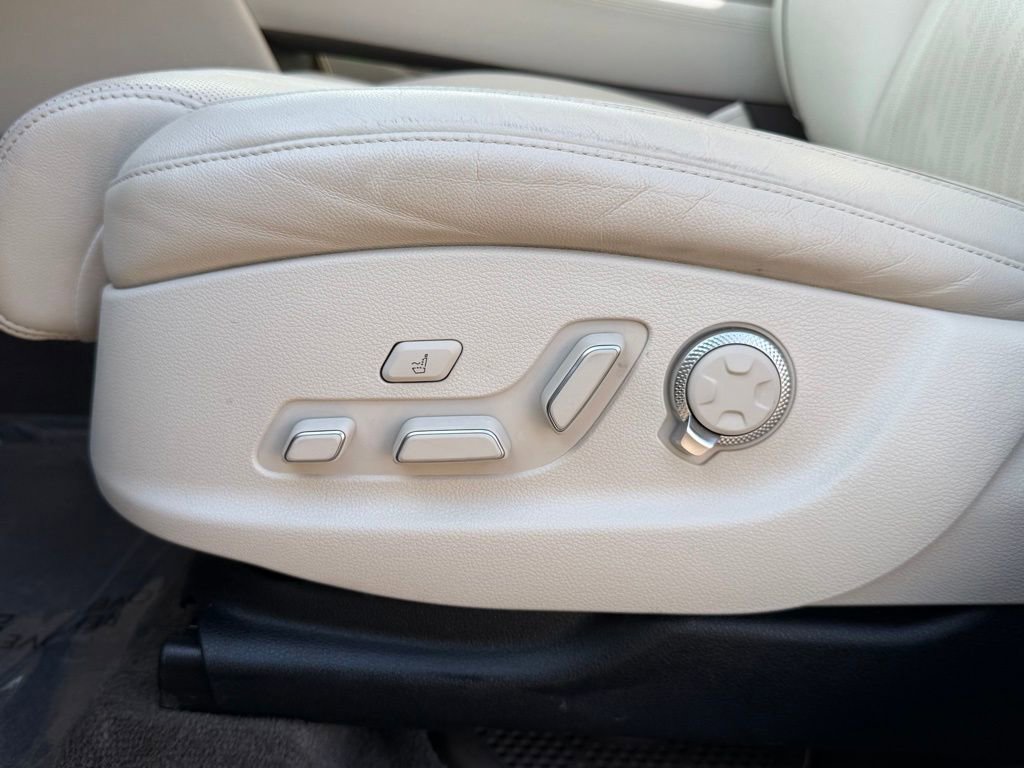 Used 2022 Genesis GV80 2.5T w/ Prestige Package 04 image 17