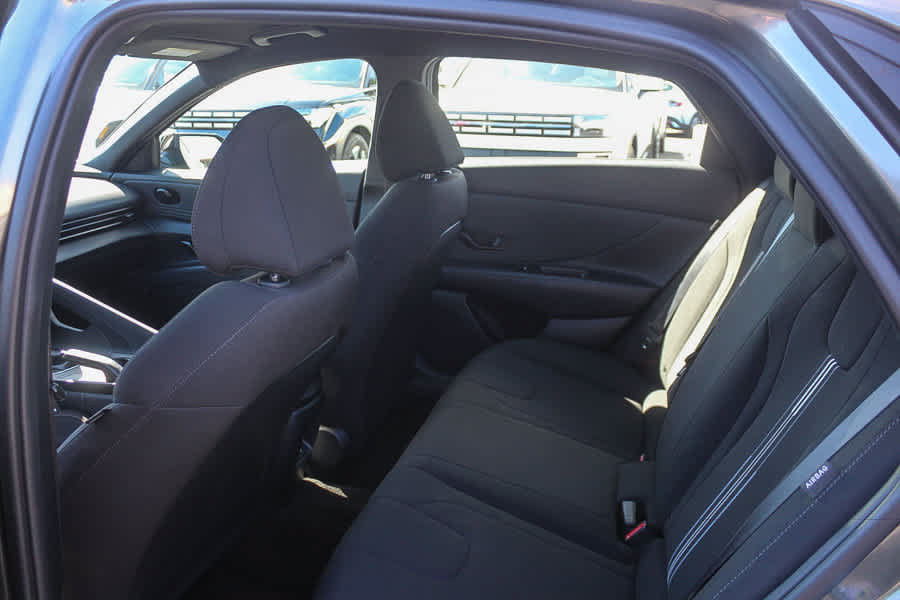 Certified 2025 Hyundai Elantra SEL FWD image 23
