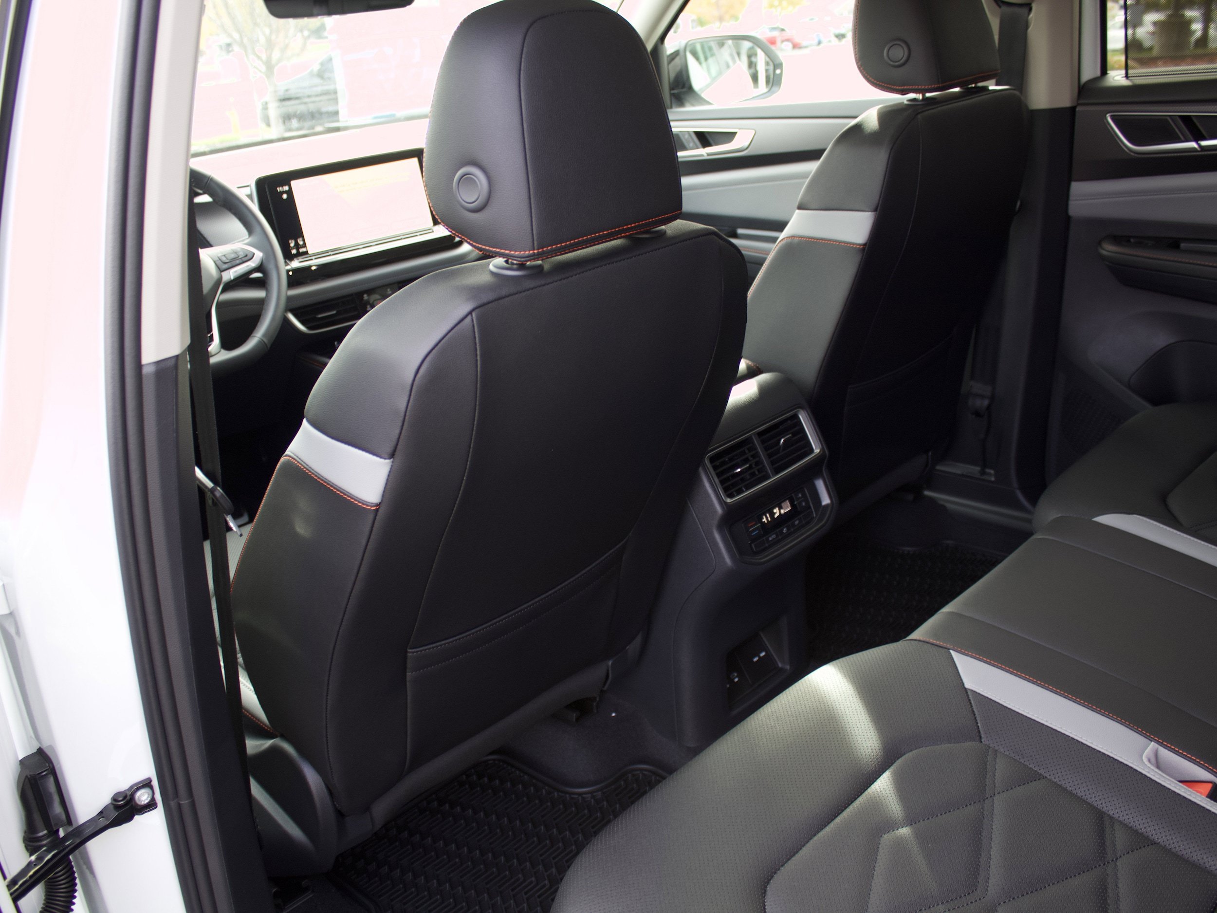 New 2026 Volkswagen Atlas Peak Edition AWD/4WD image 25