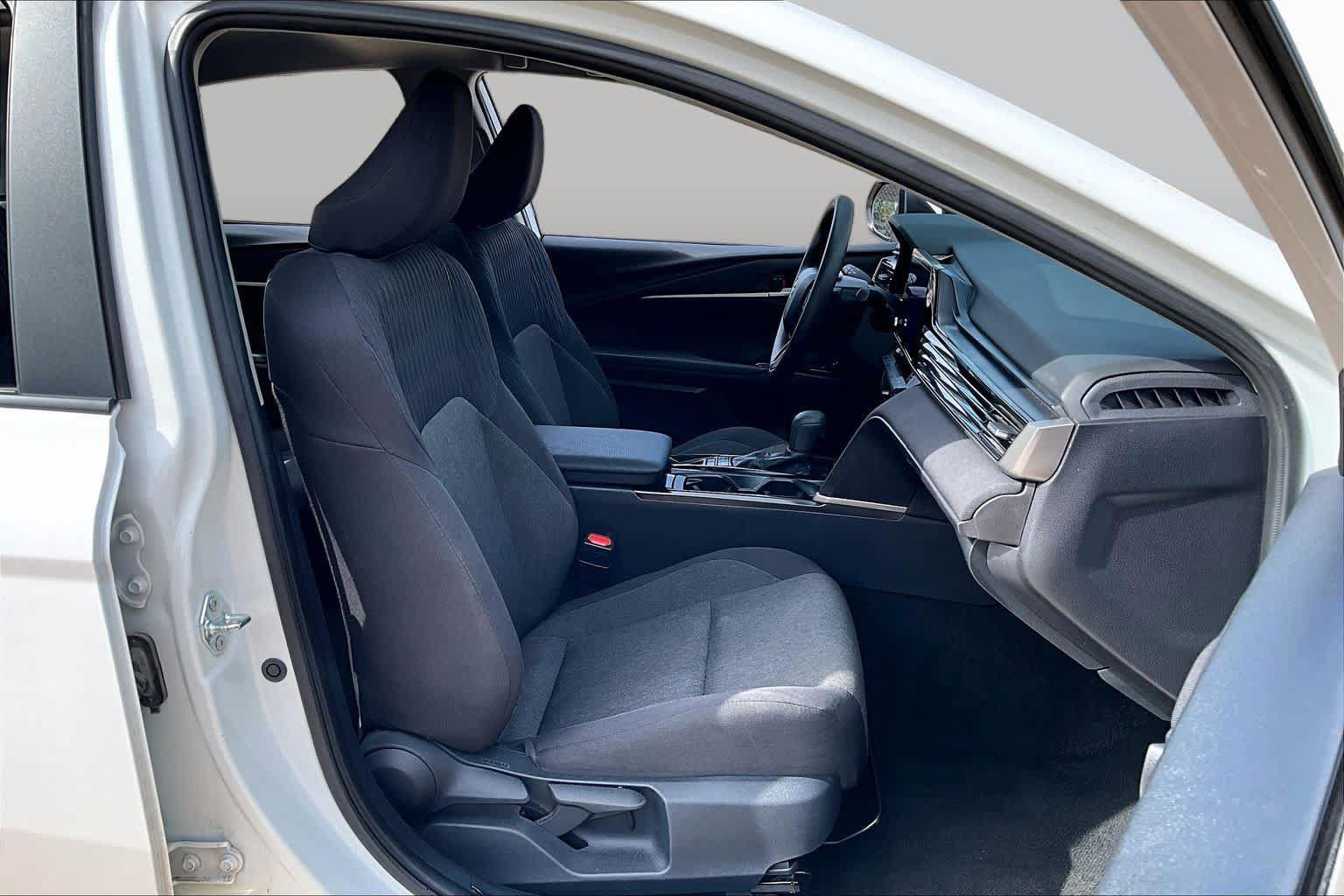 Used 2025 Toyota Camry LE FWD image 9