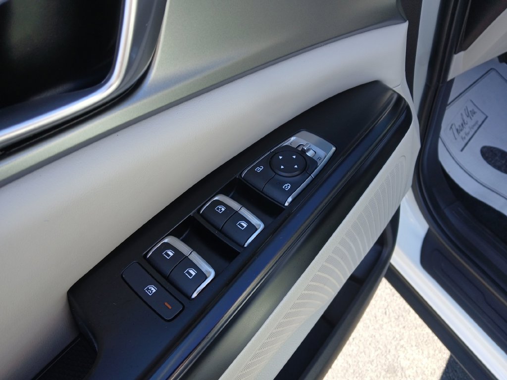 Used 2022 Kia Carnival LX FWD image 13
