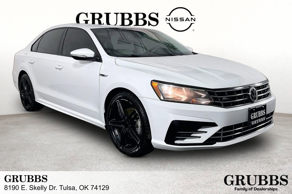 Used 2018 Volkswagen Passat 2.0T R-Line FWD image 1